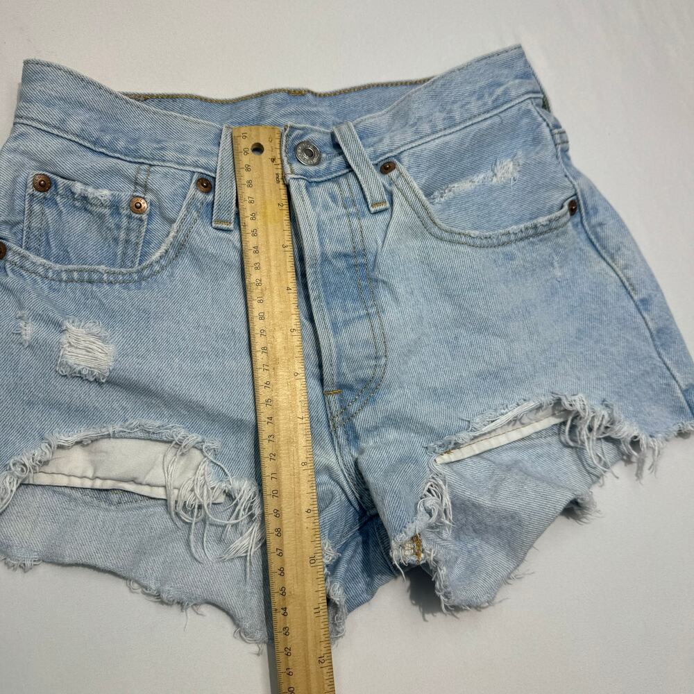 Levi's 501 Original Light Wash High-Rise Distressed Denim Shorts Women's W 24 - Picture 8 of 14